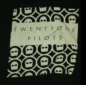 Twenty One Pilots band shirt